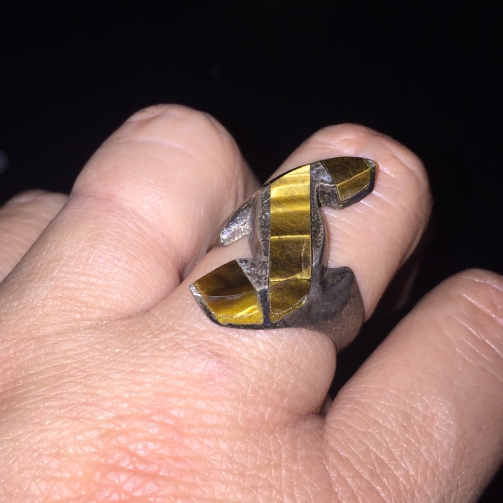 Sterling silver antique ring with stone insert